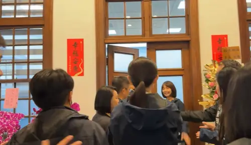 高虹安復職！韓國瑜花籃賀「好人一生平安」　他驚：院長老司機？
