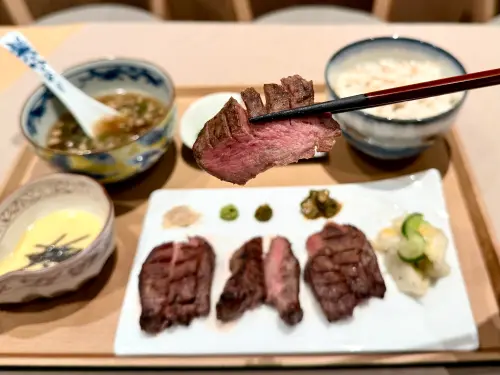 ▲乾杯「牛舌佑介」挑戰進信義區最低價。（圖／記者蕭涵云攝）