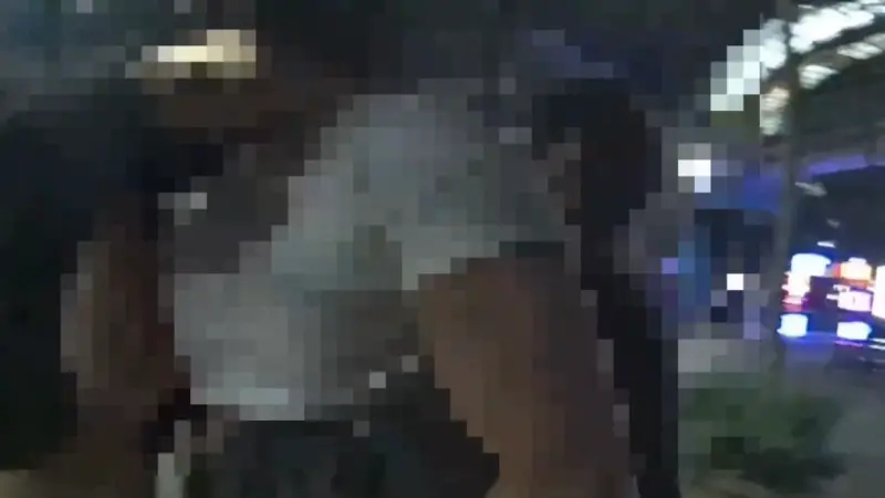 ▲台北市信義區昨（18日）凌晨發生一起糾紛事件，一名羅姓男子不滿蘇姓女學員走太近醋勁大發。（圖／翻攝畫面）