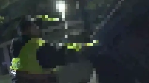 ▲好慘！健身教練「當街揮拳毆情敵」秒被女學員發好人卡：只是朋友。（圖／翻攝畫面）