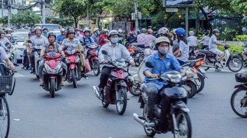 人均一輛機車！胡志明市空污爆表　地層下陷、河川污染雙重惡化
