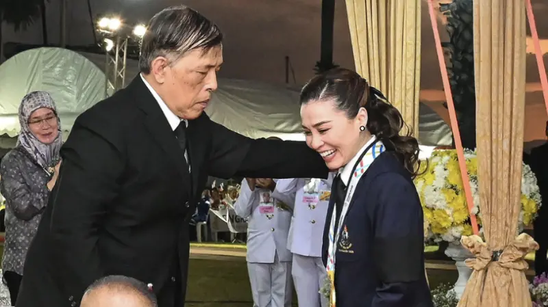 ▲泰國王后素提達（右）代表國家下場參加東南亞運動會帆船比賽，奪得金牌。（圖／美聯社／達志影像）