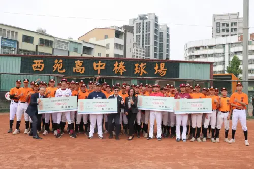 中職四星回饋西苑　企業百萬加碼助學弟
