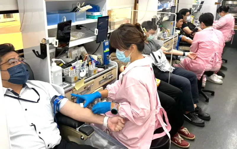 ▲台灣中油公司煉製事業部舉辦捐血活動，同仁十分踴躍捐血。(圖／中油煉製事業部提供)