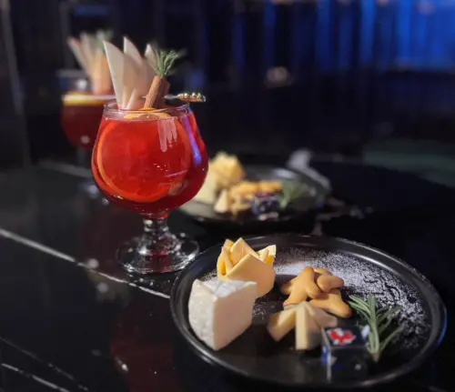 ▲歡慶聖誕跨年，遠雄悅來大飯店《英倫西餐廳》推出聖誕大餐。（圖／遠雄悅來大飯店）