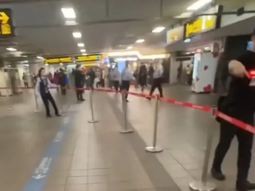 ▲從畫面中可見，工作人員已經拉起紅線封鎖線，現場指揮人群移動疏散。（圖／Threads@427_linn授權提供）