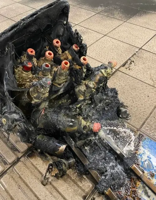 ▲ 台北捷運板南線台北車站今（19）日下午5時24分，正值下班通勤尖峰時段，一名嫌疑人疑於板南線層及地下街一帶，接連使用疑似煙霧彈、汽油彈及刀械，現場一度陷入混亂。