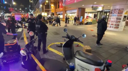 快訊／衝北車、中山隨機揮刀砍人！嫌犯百貨墜樓「搶救無效身亡」
