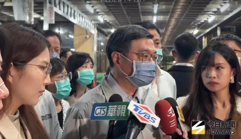 ▲行政院長卓榮泰前往台大醫院了解。（圖／記者李青縈攝）