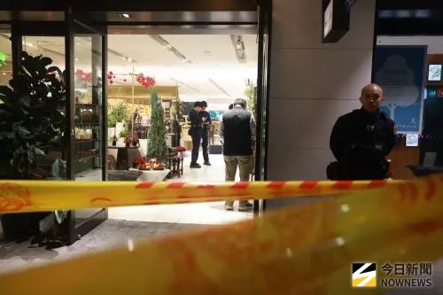 ▲北捷隨機傷人案，捷運中山站商圈周邊事後現場。(圖/記者葉政勳攝)