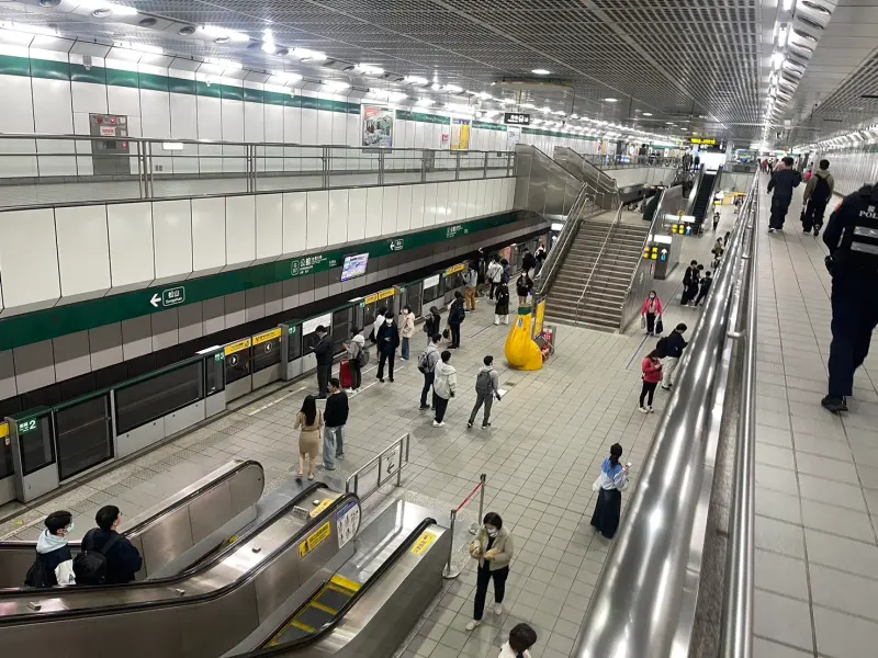 北捷攻擊引恐慌！冏星人Po「煙霧彈避難圖卡」　他打臉曝傷害更大