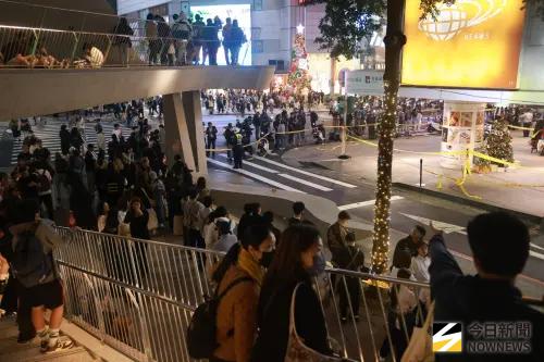 ▲北捷隨機傷人案，捷運中山站商圈周邊事後現場。(圖/記者葉政勳攝)
