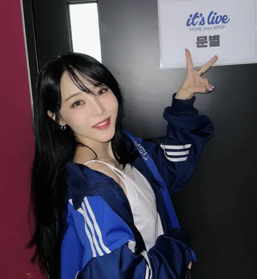 ▲玟星（如圖）練習生時期曾因身材被淘汰，後來透過飲食控管和運動成功瘦身15公斤，終於在2014年出道。（圖／翻攝自IG＠mo_onbyul）