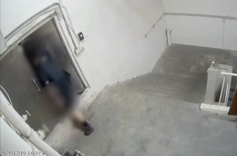 張文最後身影曝光！跑向誠品頂樓逃命　7警在後圍捕後墜樓