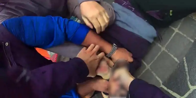 捷運才爆隨機攻擊！男子三民高中站高喊有槍　拒檢還襲警遭壓制