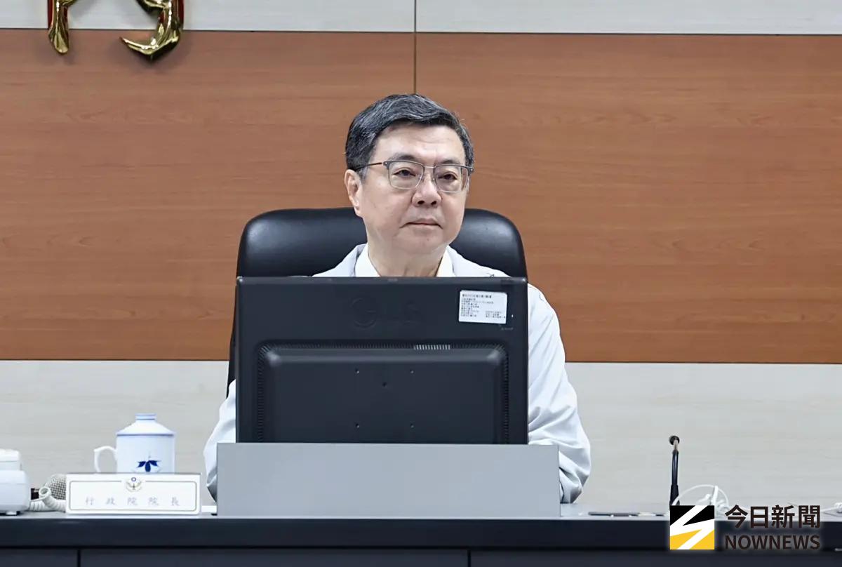 ▲卓榮泰日表示，考量憲法法庭已經恢復正常運作，行政院會履行義務跟責任，會副署讓法案生效，也會即刻送請大法官解釋。（圖／記者朱永強攝，2025.12.20）