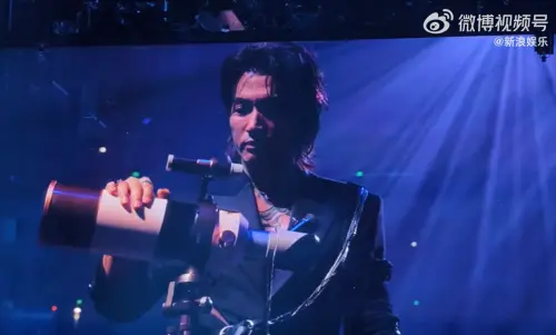 言承旭演唱會拿出流星項鍊！哽咽悼大S　致敬《流星花園》名場面
