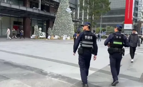 ▲新光三越遭恐嚇，台中市警方加強市區人潮密集處的見警率。（圖／警方提供，2025.12.20）