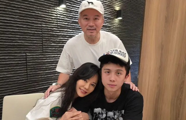 孫鵬慶60歲生日!孫安佐獻吻爸爸 狄鶯感動:我2個最愛的男人