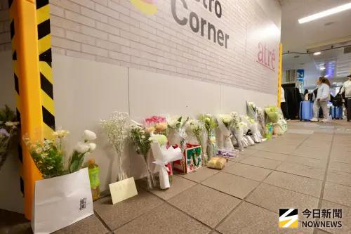 表達對罹難者的追思與悼念　臺北車站聖誕樹熄燈三天
