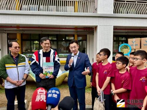 ▲台灣運彩公會理事長何昱奇希望小球員再接再厲，戰勝困境，成為下一個李洋及戴資穎。（圖／記者金武鳳攝，2025.12.20)