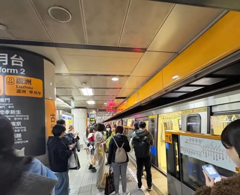 古亭站驚傳停駛！乘客驚慌警方到場　疑酒醉衝突引發騷動