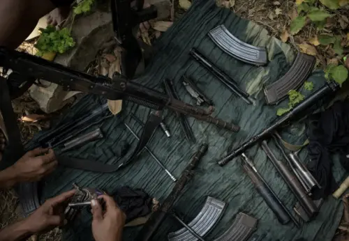 從潰敗到反撲！緬軍整肅高層擴大空襲　戰場進入科技化殘酷新階段
