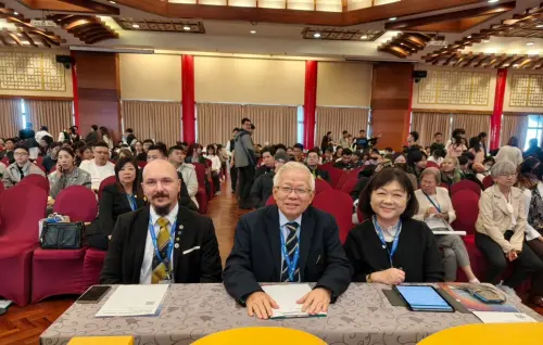 ▲觀餐系副教授兼國際處處長黃淑敏，受邀擔任第24屆金爵獎國際餐飲暨旅遊大賽「職業大專台灣導覽職員挑戰賽」國際評審。（圖／修平科大提供）