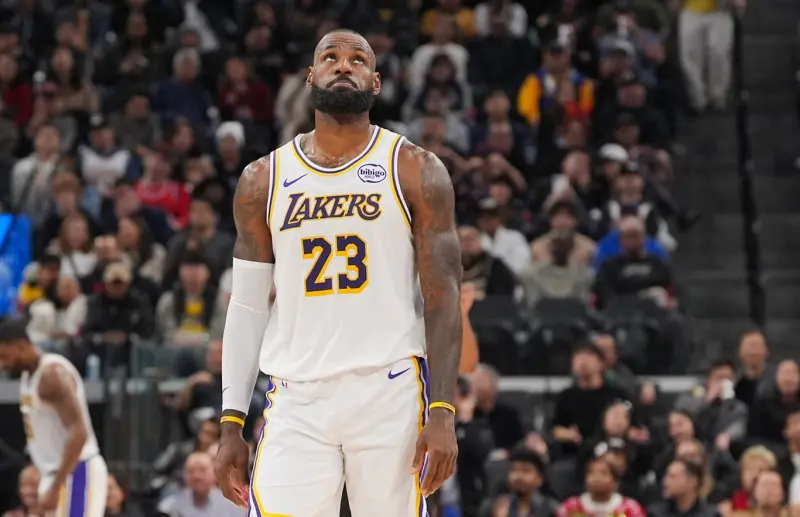 NBA／詹姆斯狂砍36分累壞了！唐西奇也傷退　湖人88：103慘敗快艇