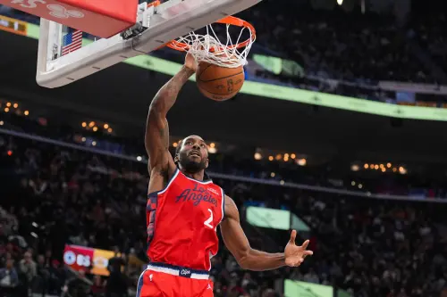 ▲快艇一哥雷納德（Kawhi Leonard）高效攻下32分、12籃板，助隊擊敗缺兵少將的湖人。（圖／美聯社／達志影像）