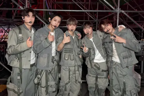 EXO時隔8年登頒獎典禮！Suho、Kai感動淚崩　D.O.笑喊：愛哭鬼們