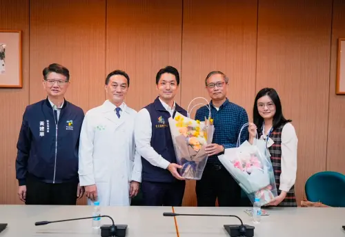 路過誠品救傷者！台大醫父女檔正面照曝光　 蔣萬安親致謝

