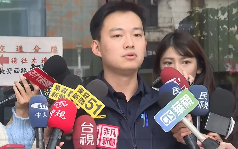 ▲北車攻擊案警力處置遭質疑， 中山分局中山一派出所所長李欣鴻說明，部分同仁已下班接獲通報後，來不及領取裝備即趕赴現場支援，所有行動均依規定執行，第一時間以保護民眾安全為優先。（圖／翻攝畫面）