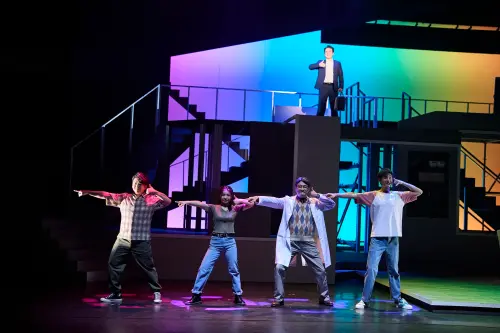 北捷驚魂夜！目擊民眾驚恐　《近乎正常》劇組唱〈Light〉撫人心
