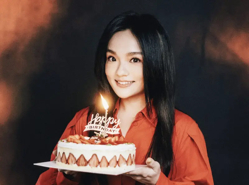 徐佳瑩41歲了！生日不休假跑2場尾牙　公司送電腦寫歌：明年發片
