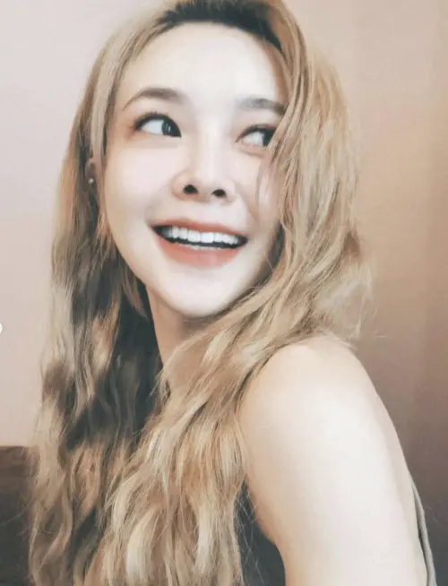 ▲吳婉君（如圖）曬出長髮造型，吐露心情。（圖／吳婉君 IG @cocco__wu）