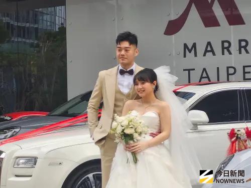 ▲羽球金牌王齊麟與妻子陳詩媛（十元）今晚（21）日在台北萬豪酒店舉辦婚宴。