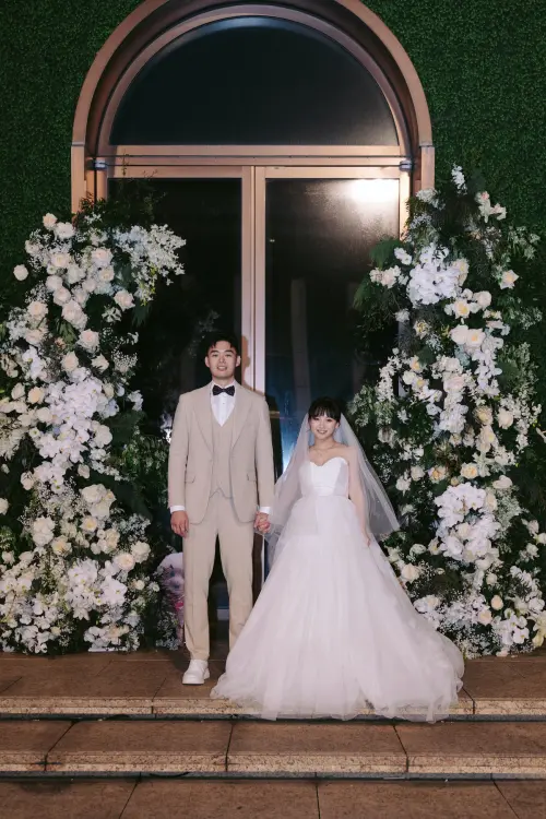 ▲王齊麟（圖左）、陳詩媛（圖右）兩人於今年6月登記結婚，10月對外分享懷孕喜訊，今晚補辦婚宴。（圖／陳詩媛經紀人提供）