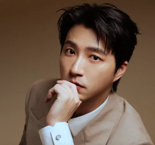 ▲江宏傑近年來在演藝界的表現不錯，曾兩度入圍金鐘獎、客串電影演出，也越來越有型。（圖／摘自江宏傑 Chiang Hung-Chieh 臉書）