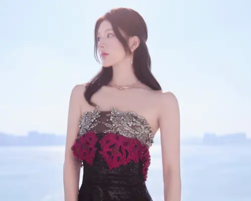 ▲趙露思事後直播坦言禮服確實出了點狀況，但並未苛責及咎責。（圖／翻攝自趙露思官方微博）