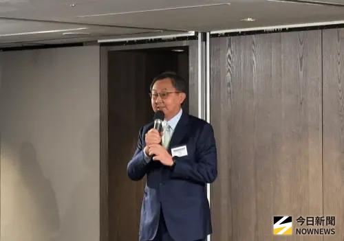 ▲太陽光電產業永續發展協會理事長沈尚弘表示，環評三法如「化療」，不論細胞好壞通通被消滅，產業要的應該是「精準治療」，法案恐怕扼殺產業發展，希望政府可以了解殺傷力。