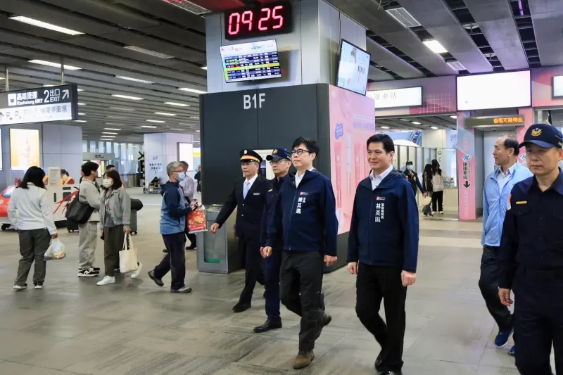 ▲高雄市長陳其邁今天宣布，將在23號進行各項兵棋推演，29日也將做實兵演練。務必確保包括跨年或各式各樣的活動的秩序與安全。（圖／高市府提供）