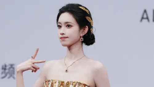 孟子義星光大賞慘摔！跌倒瞬間成典禮最美畫面　粉絲驚：絕世神圖
