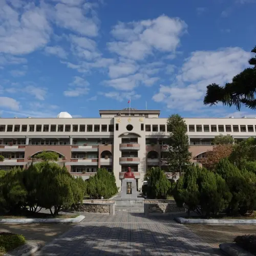 「綠茶婊」入段考題　金門國中老師解聘、禁教4年
