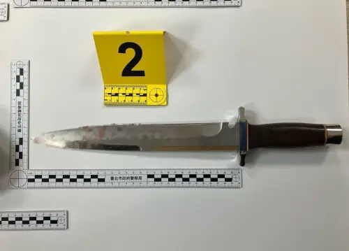 ▲30公分凶刀染血奪3命！張文最後落腳處內部曝光　驚藏15支汽油彈。（圖／翻攝畫面）