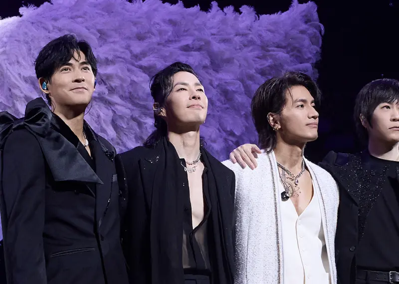 ▲阿信（右1）取代朱孝天想加入F4，被周渝民（左1）吐槽年紀最大還想當忙內。（圖／相信音樂）