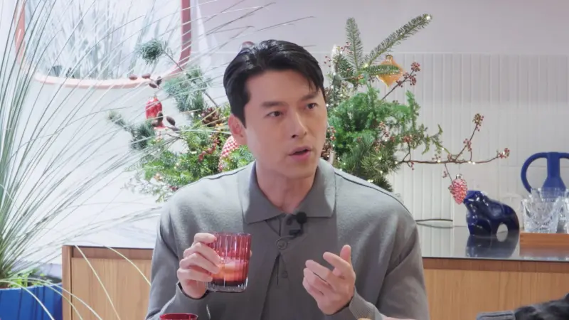 ▲玄彬（如圖）近日登上網路節目罕見談及妻子孫藝真，坦言她奪下影后時自己比得獎還開心，更分享2人感情自然累積的過程，聊到3歲兒子，主持人認證孩子擁有「漫畫等級五官」，他則笑稱自己只是平凡爸爸。（圖／翻攝自YouTube요정재형）