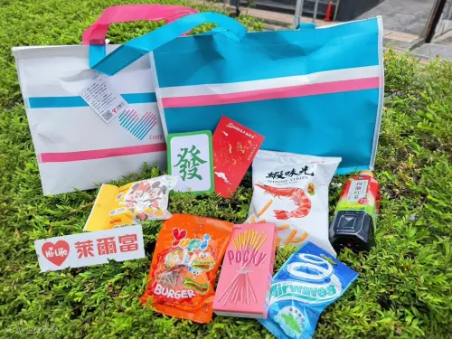 ▲萊爾富200元的「2026年馬年福袋」，則外袋共有2個款式、內容物有8個組合。（圖／萊爾富提供）