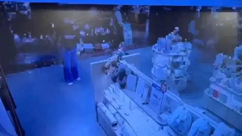 ▲張文百貨場勘監視器畫面曝光。（圖／翻攝畫面）