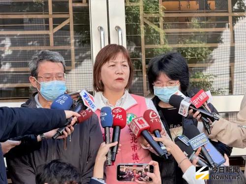 ▲新北少年割頸案被害人家屬楊爸也看過YT乾哥乾妹割頸案影片，表示：「有些內容細節連我都不知道。」（圖／記者嚴俊強攝）